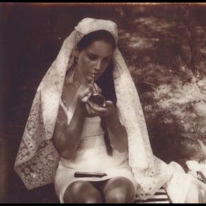 Meet your Posher, Valeria